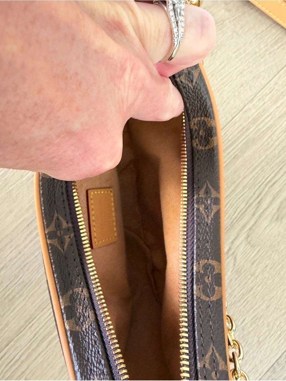 Purse - Picture 5 of 7